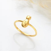14k Gold filled cat-shaped ring on a white background